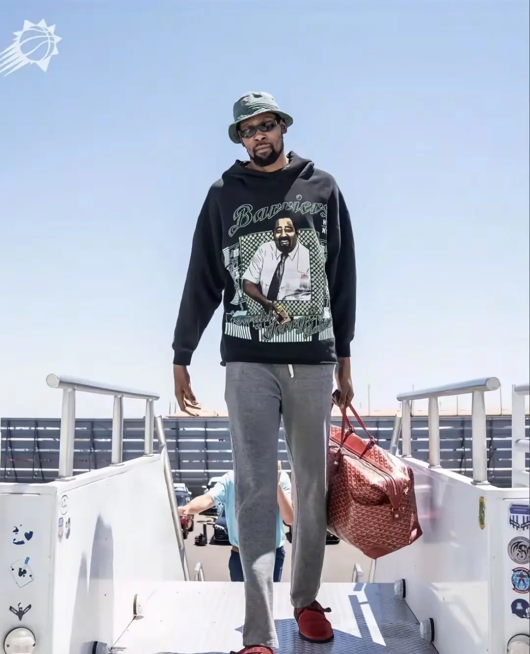 任务, 他可能不是, 西蒙斯 任务, 他可能不是, 西蒙斯