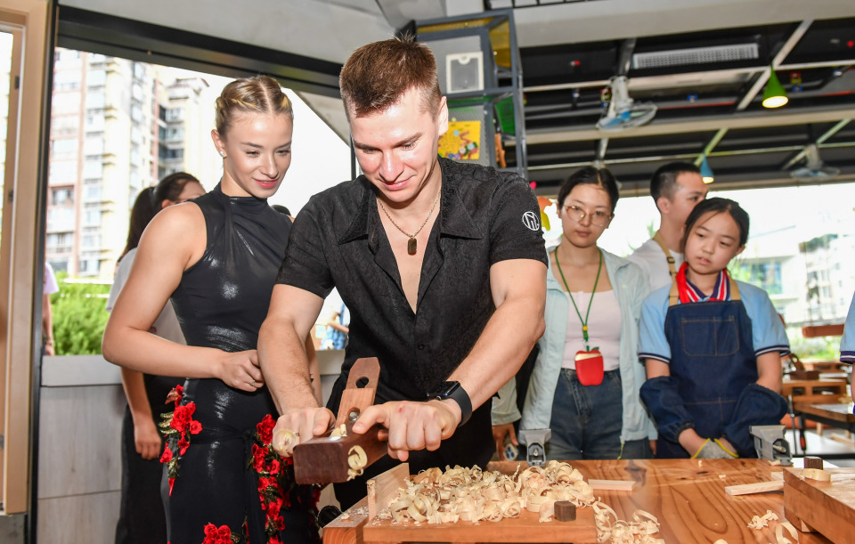 帕丽娜透露, com